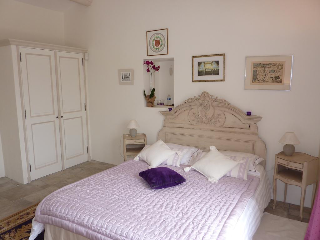 Le Mas Del Sol Bed & Breakfast Bonnieux Room photo