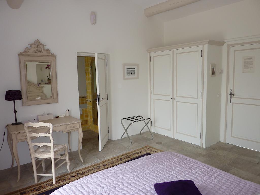 Le Mas Del Sol Bed & Breakfast Bonnieux Room photo
