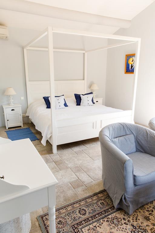 Le Mas Del Sol Bed & Breakfast Bonnieux Exterior photo